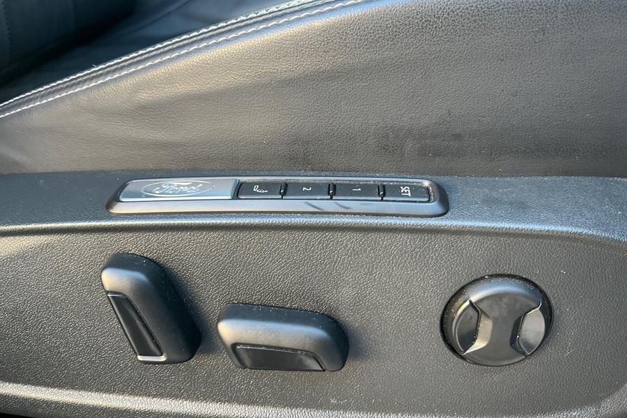 Ford EXPLORER Photo autoimg-3163a45f0c71e5557116dd82a28a8b781c31e8a3.jpg