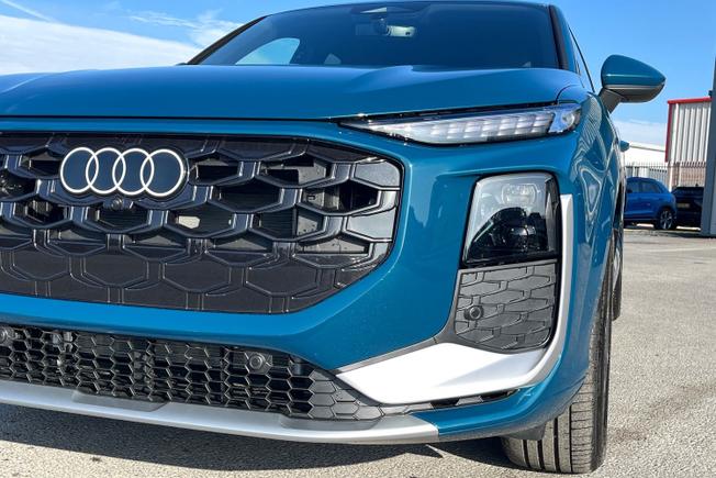 Audi  Q3 Sportback Photo 23