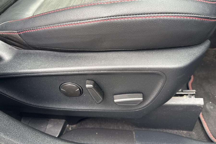 Ford KUGA Photo autoimg-3166a7f348a5c81535b682795cedd459e0ace5b2.jpg