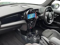 MINI Hatch Photo 2