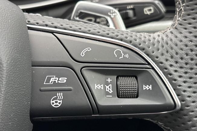 Audi RS4 Photo 17