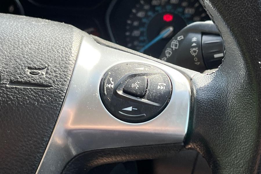 Ford FOCUS Photo autoimg-31690ca9bc0f0b37ca5e07a33e142e6ba9b5b8d4.jpg