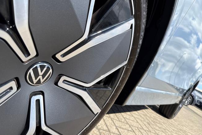 VOLKSWAGEN Tiguan Photo 23