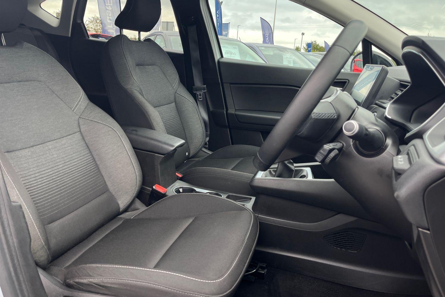 Renault CAPTUR Photo 16