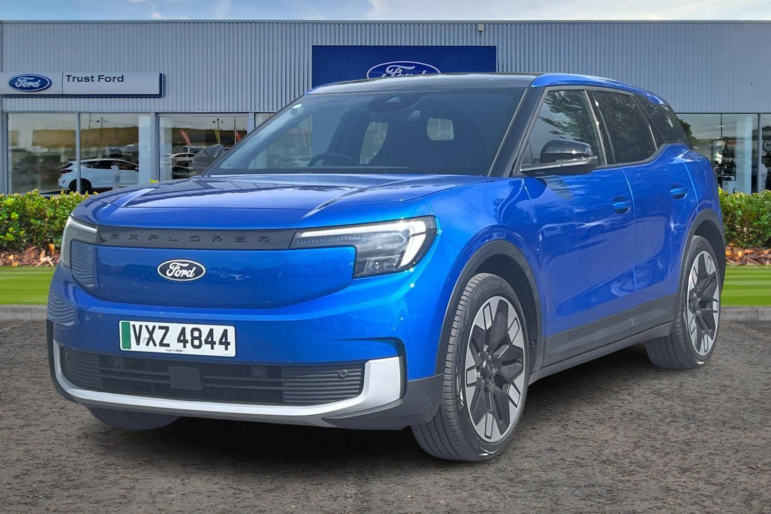 Ford Explorer Photo 4