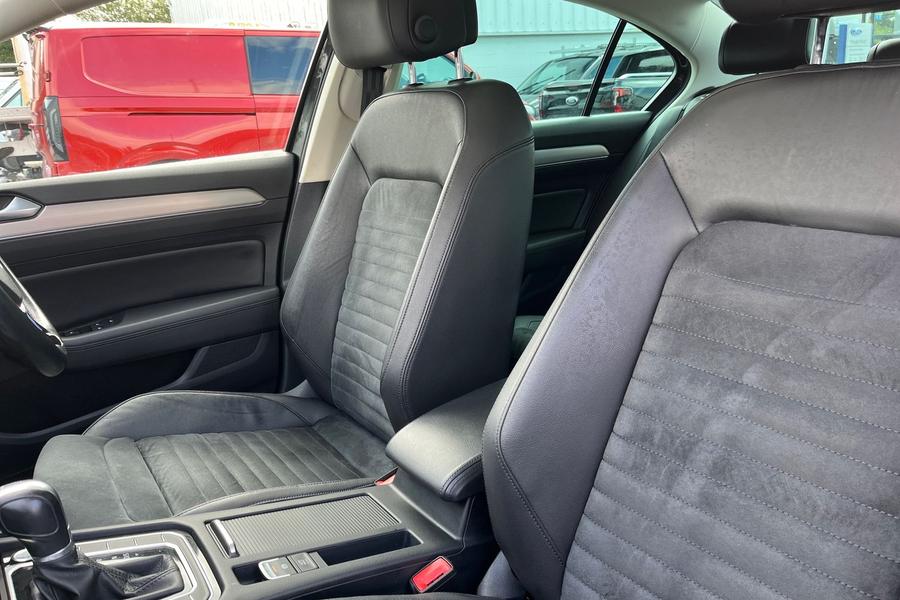 Volkswagen PASSAT Photo autoimg-317463478c09cb39bd06c078d6f096228b828edd.jpg