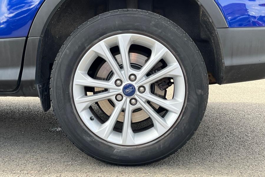 Ford KUGA Photo autoimg-3174cede7fae45140584e523bdf7a892d4c83fe8.jpg