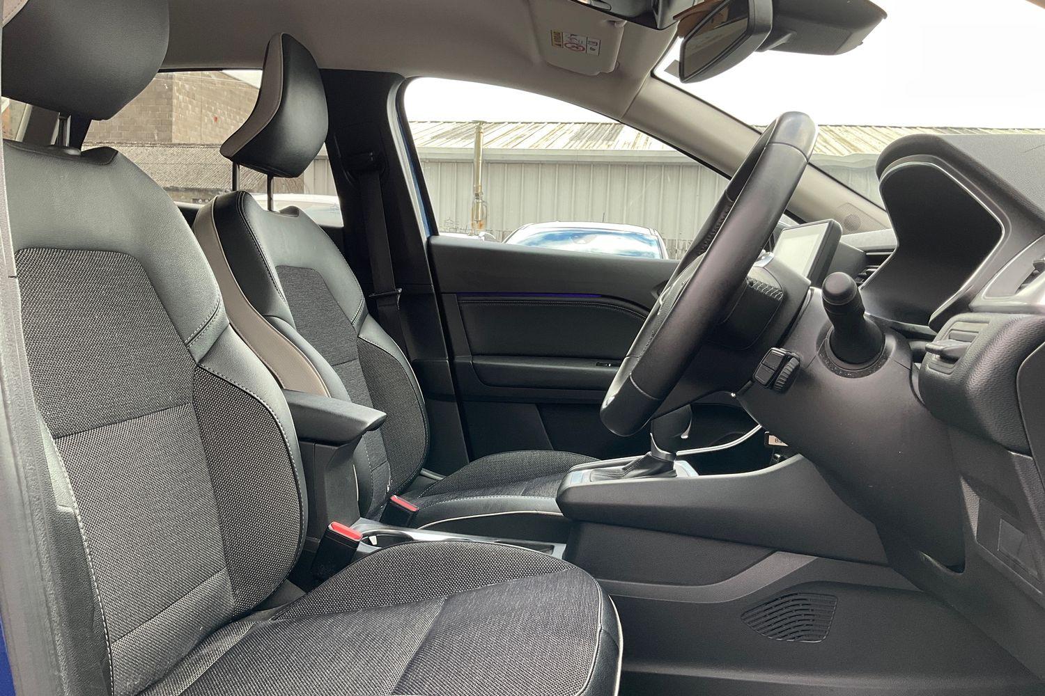 Renault CAPTUR Photo 16