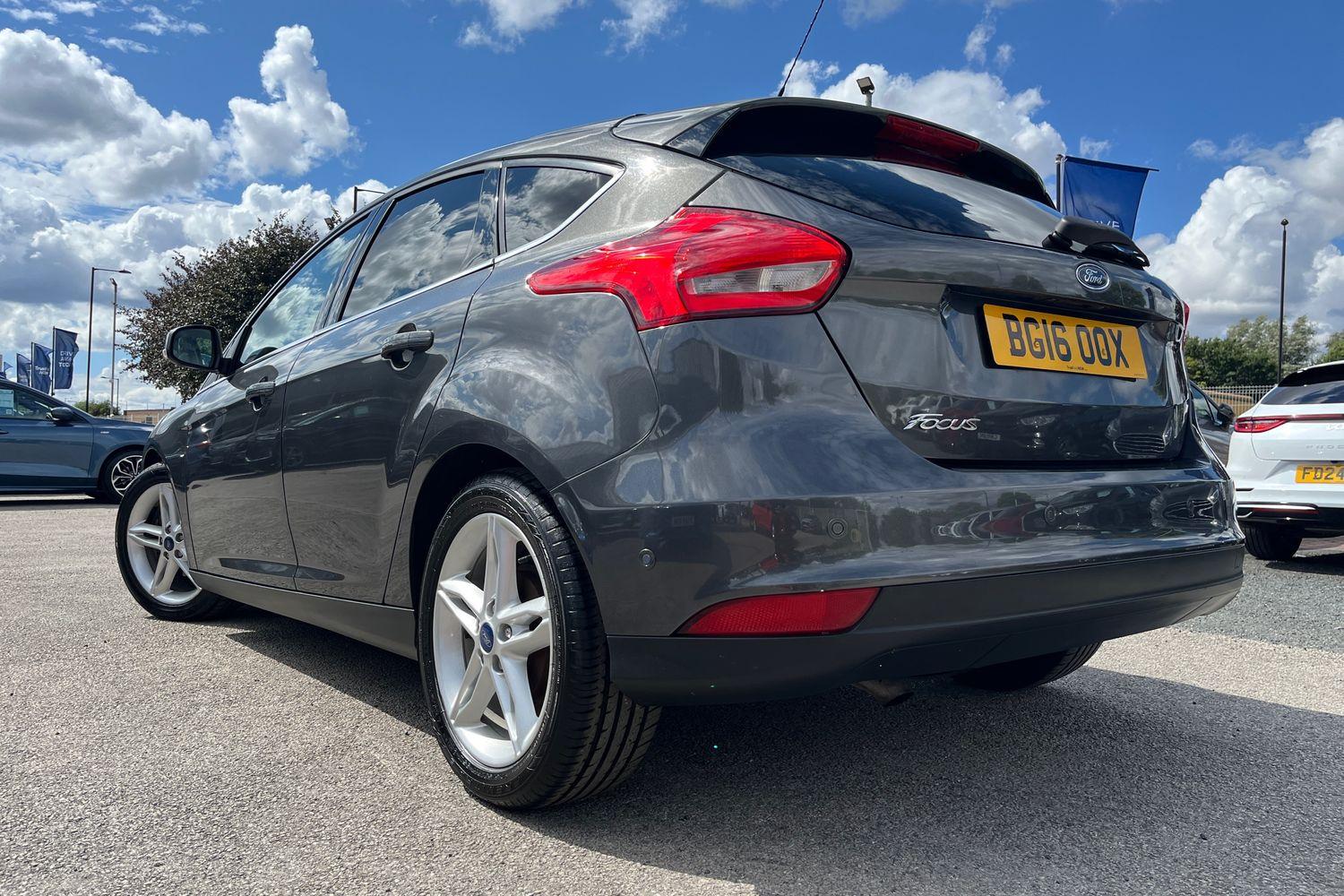 Ford FOCUS Photo 37