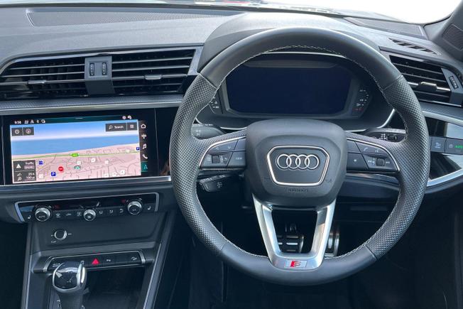 AUDI Q3 Photo 11