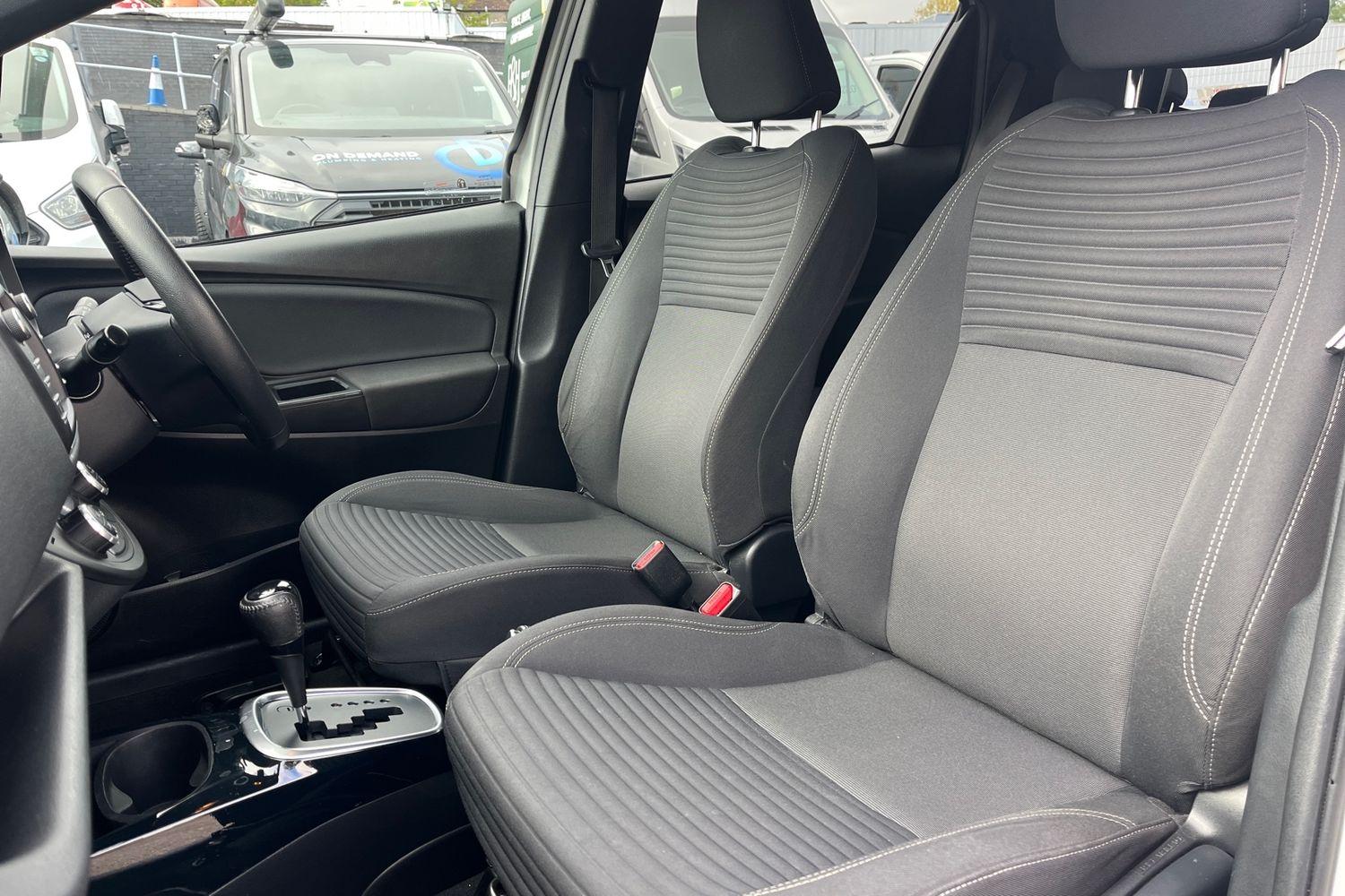 Toyota Yaris Photo 18