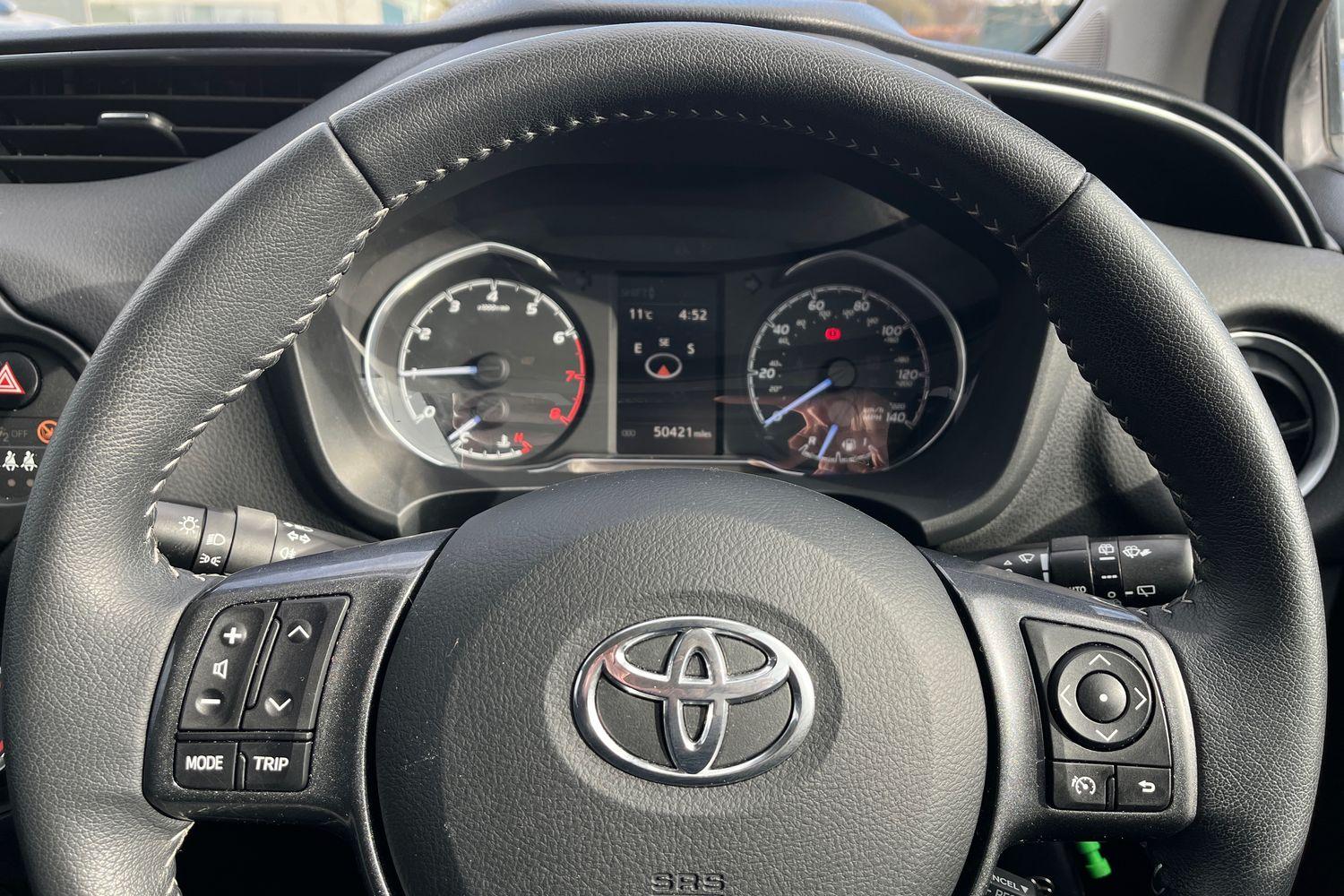 Toyota Yaris Photo 11