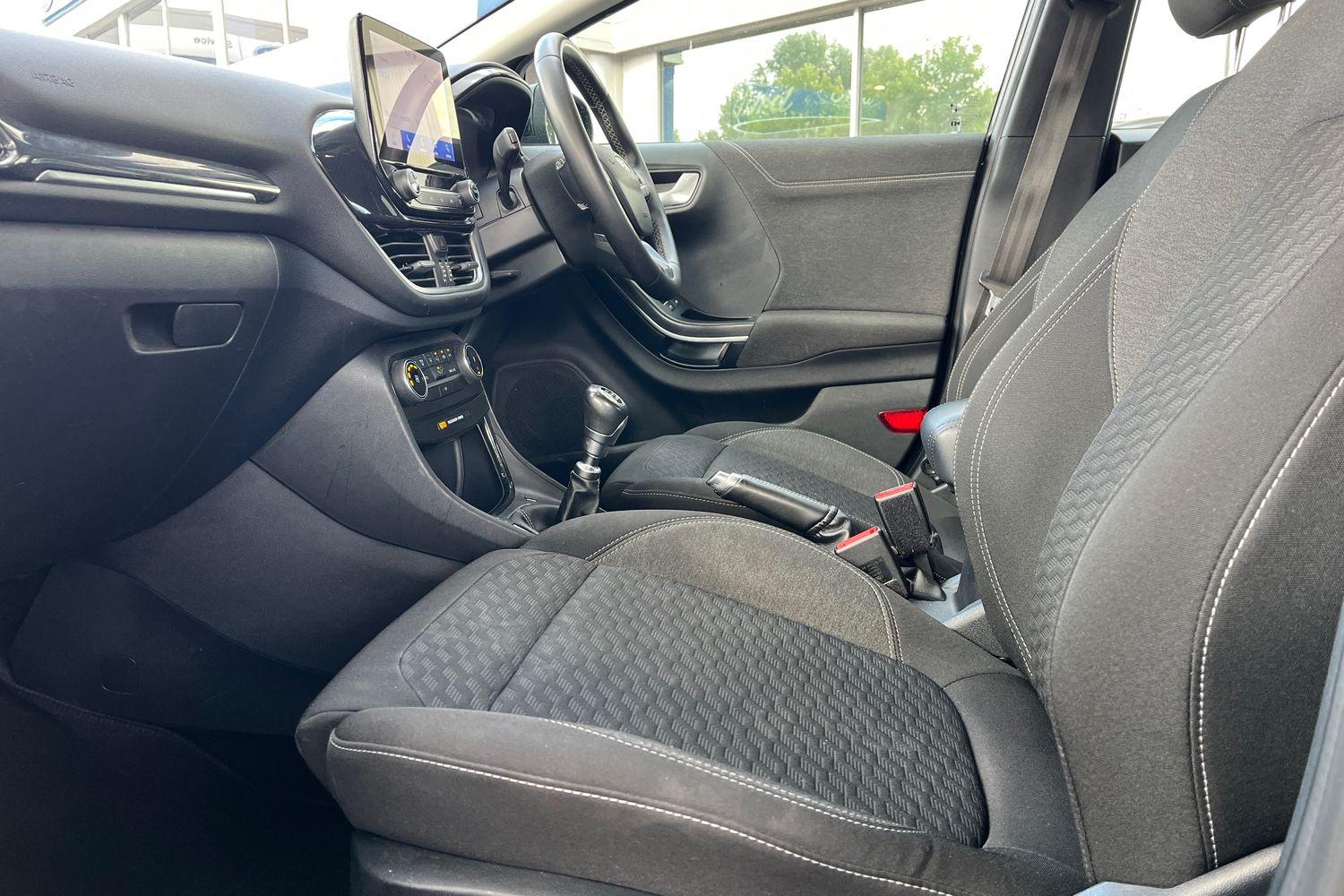 Ford PUMA Photo 17