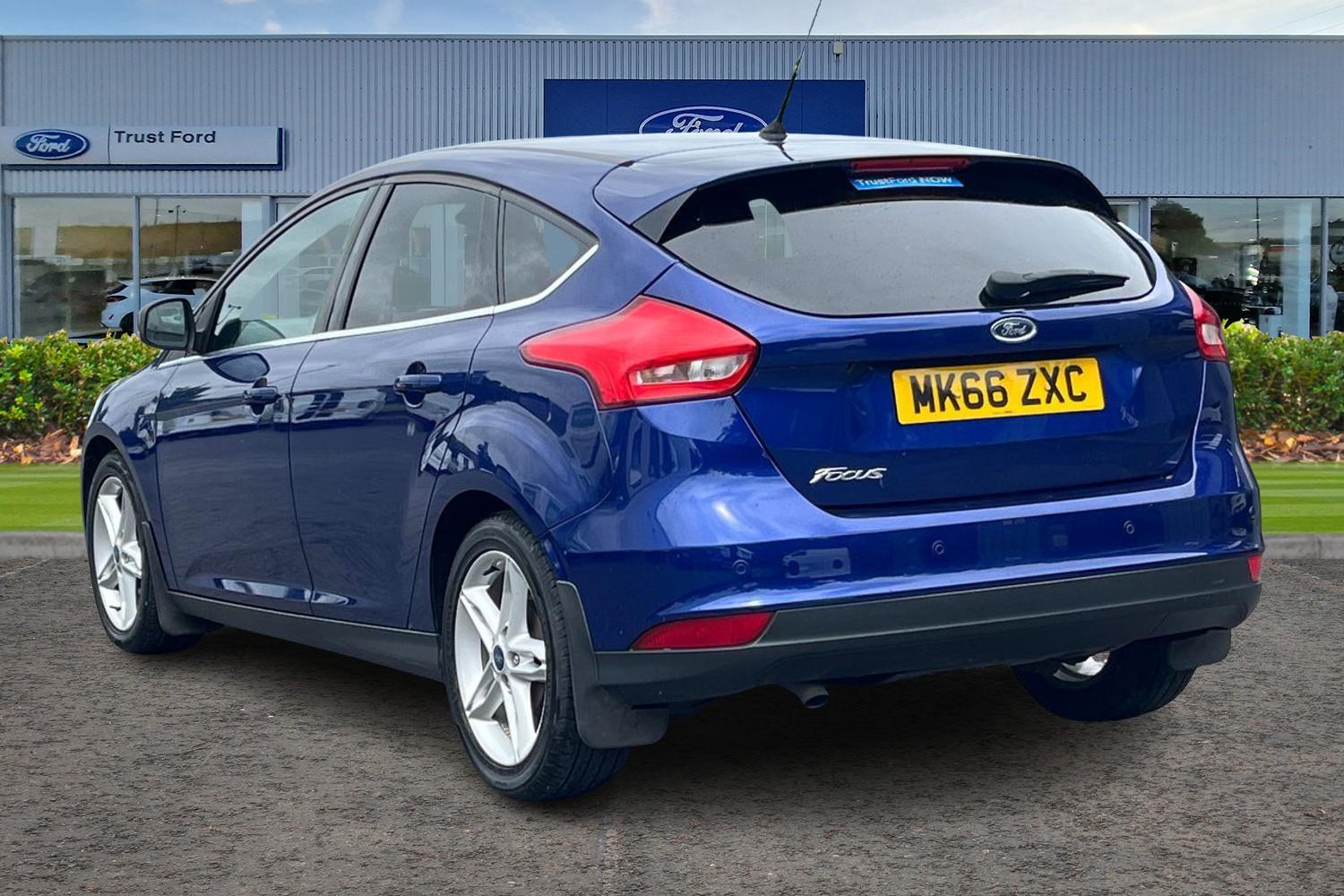 Ford FOCUS Photo 1