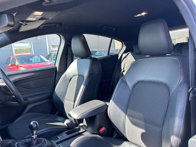 Ford Focus Photo 37