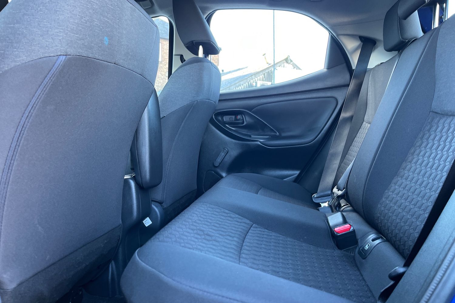 Toyota YARIS Photo 19