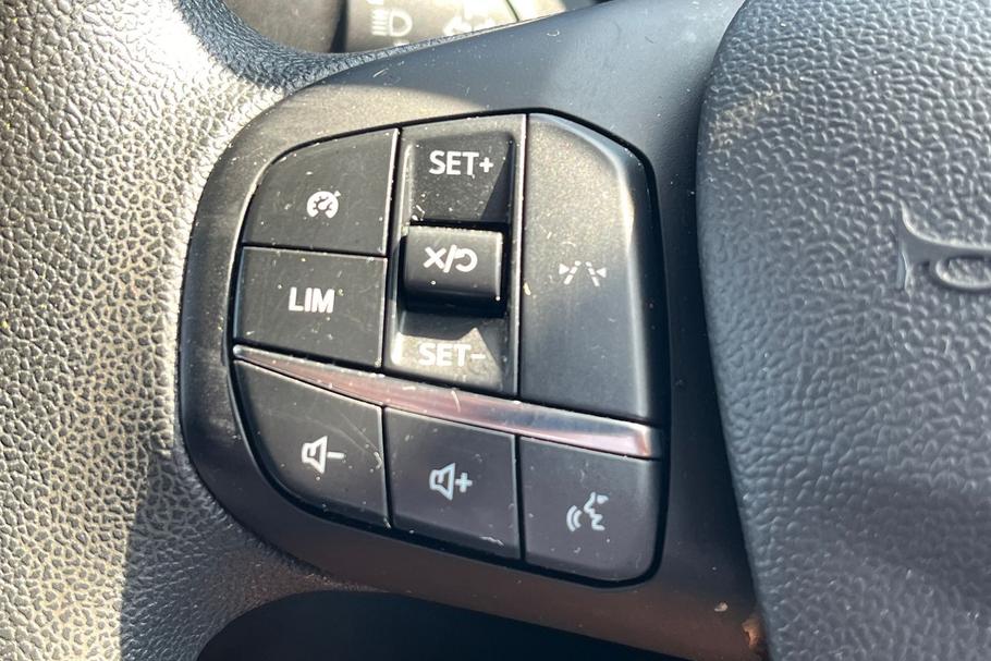 Used Ford TRANSIT COURIER LL24UFY 17