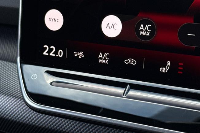 Volkswagen Golf Photo 28