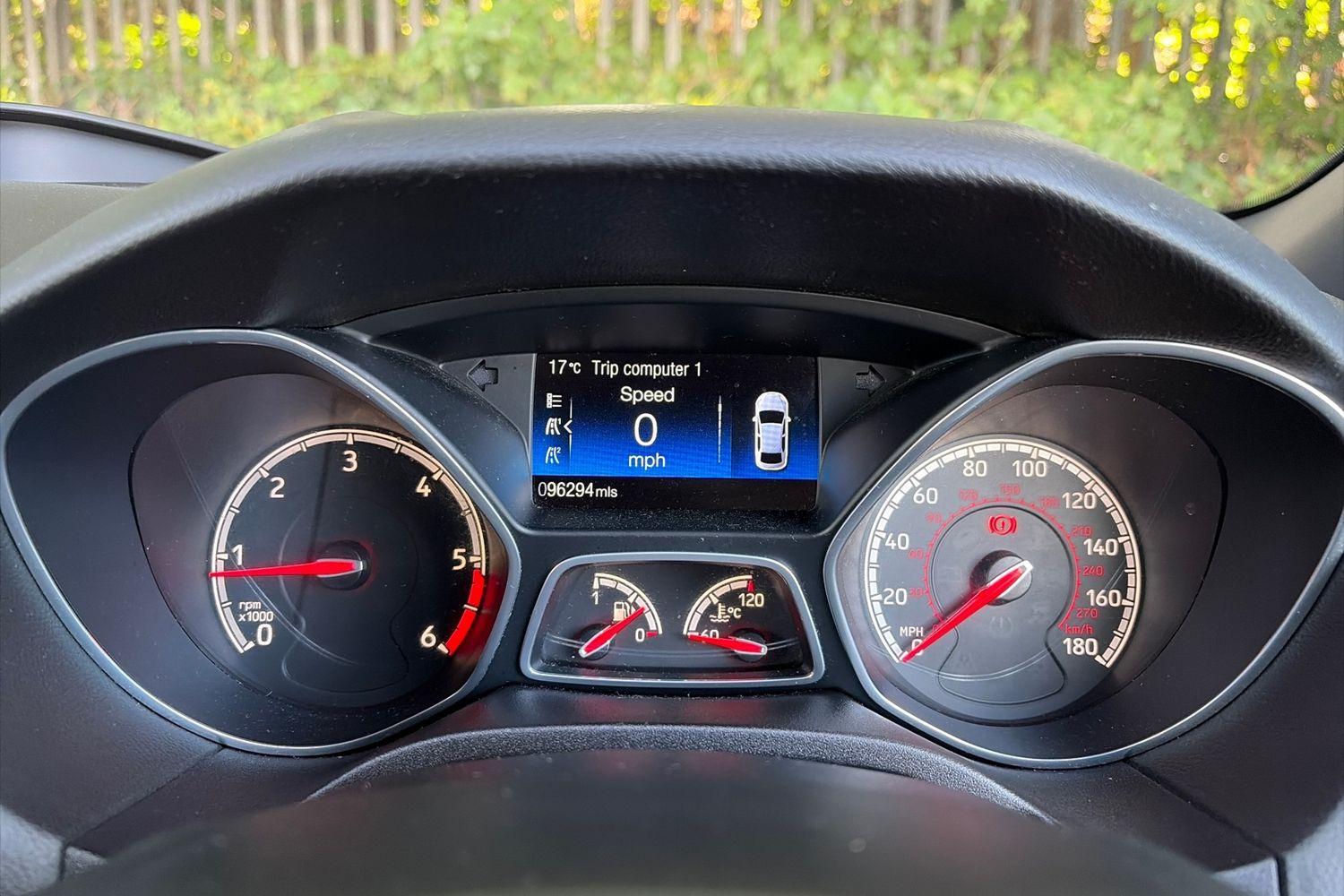 Ford Focus Photo 12