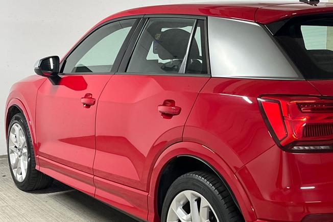 AUDI Sq2 Photo 32