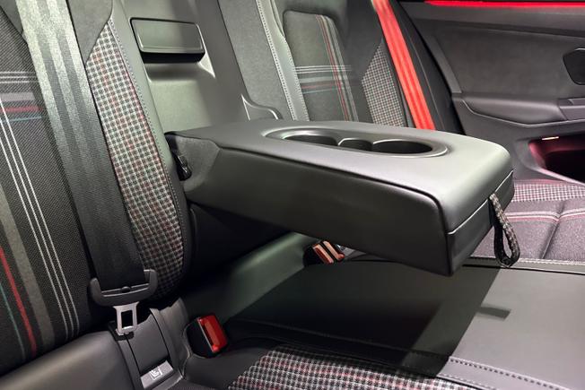 VOLKSWAGEN Golf Photo 30