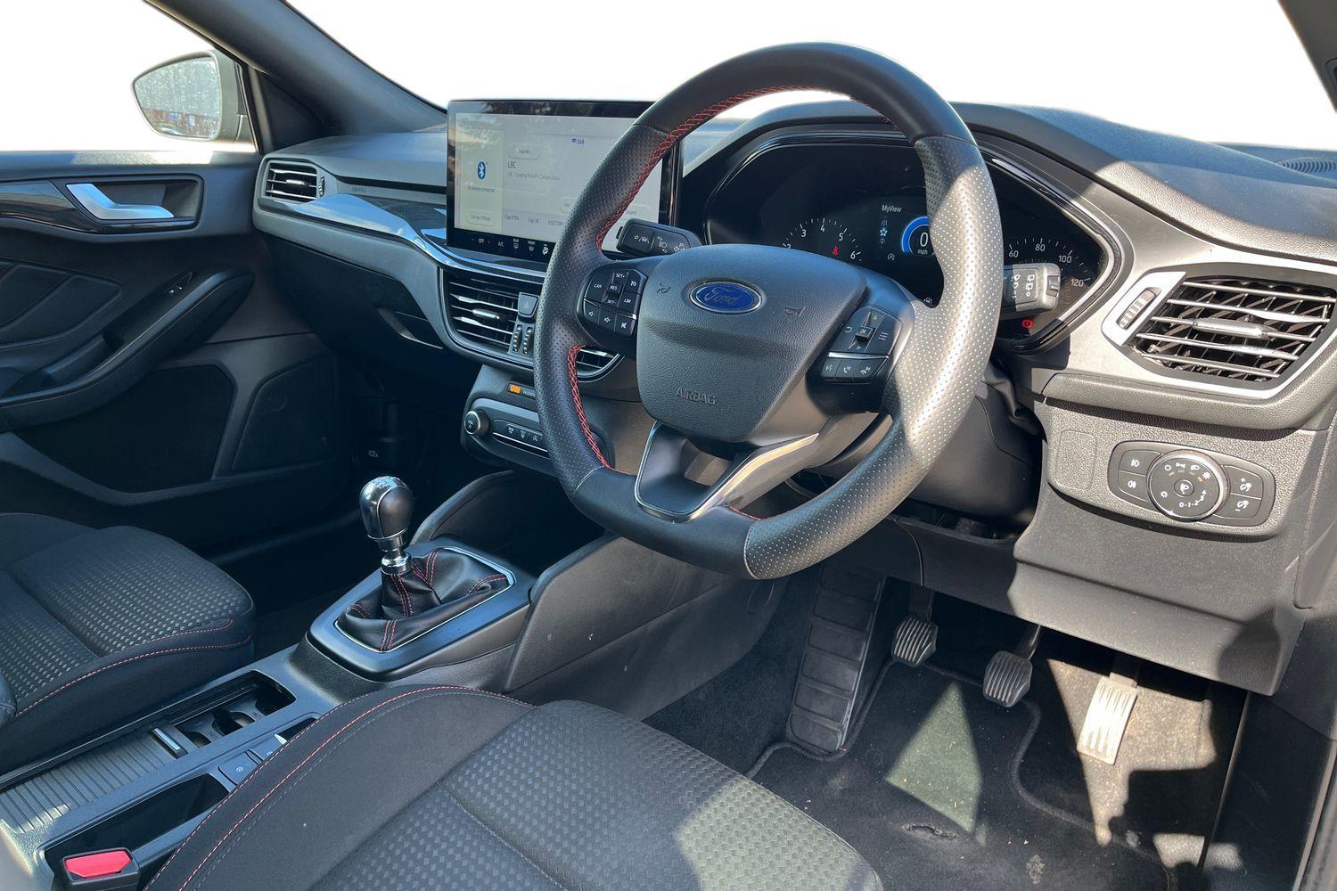 Ford Focus Photo 8