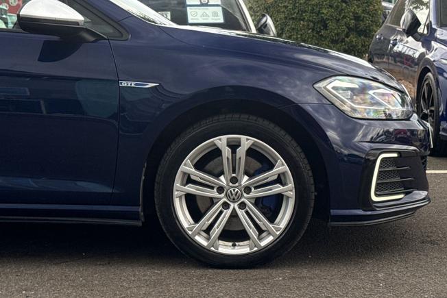 Volkswagen Golf Photo 49