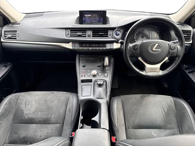 LEXUS Ct Photo 10