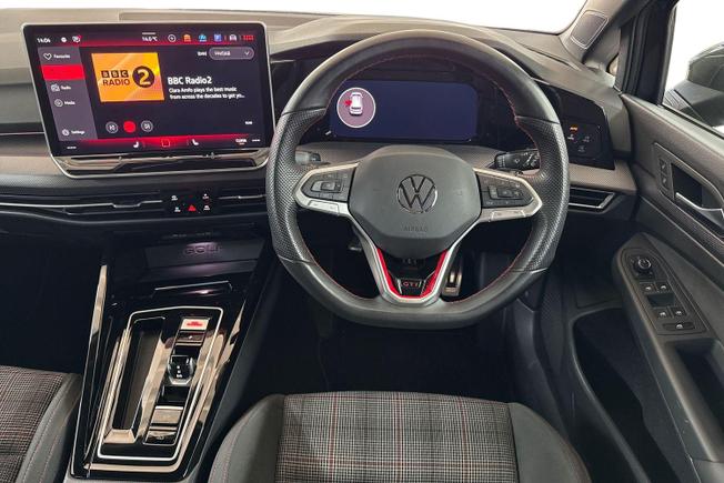VOLKSWAGEN Golf Photo 11