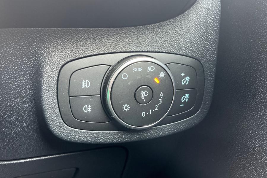 Ford FIESTA Photo autoimg-31a193e0470f93ee2f691cbbc214039b28f50eaa.jpg