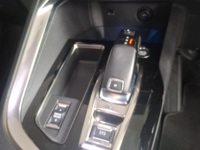 Used Peugeot 3008 NV22SOJ 23