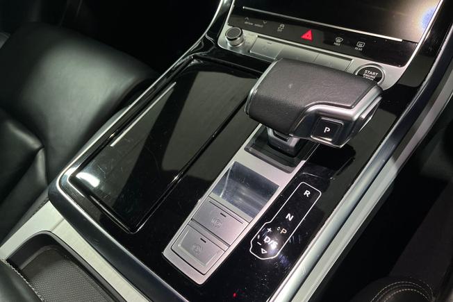 AUDI Q8 Photo 25