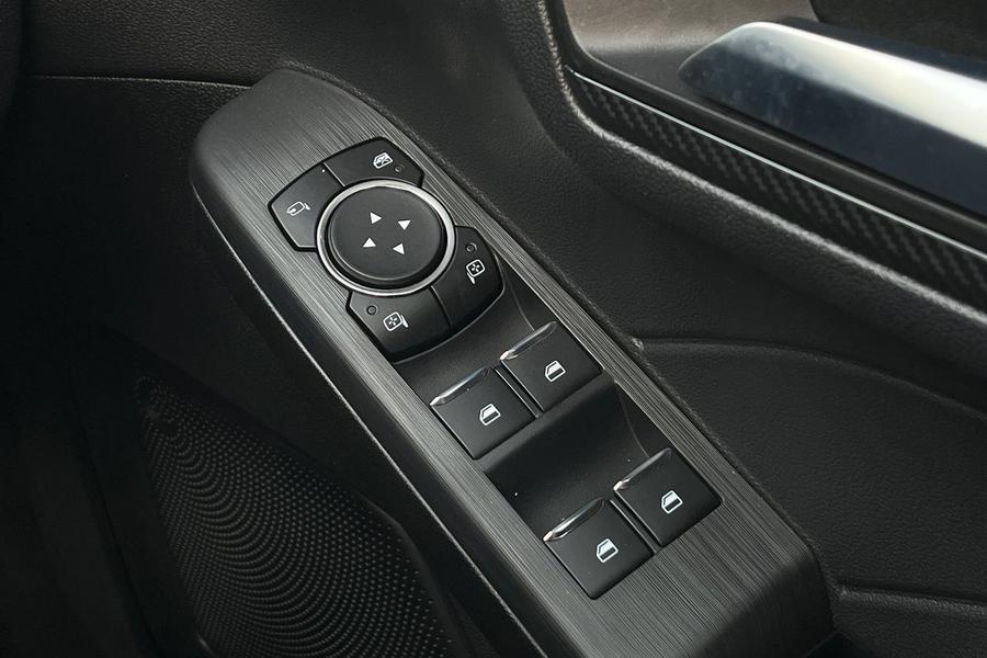 Ford Kuga Photo autoimg-31b16043490af576819a6ab53b8f6bc66bc4cf98.jpg