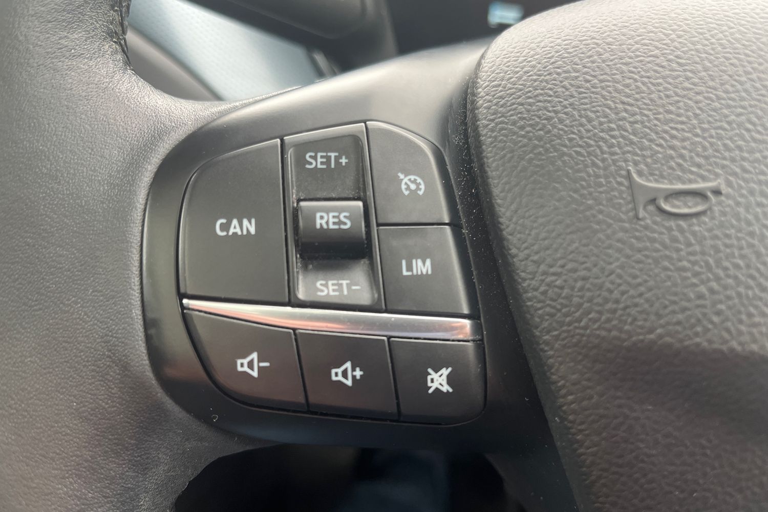 Ford FOCUS Photo 24
