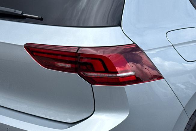 VOLKSWAGEN Golf Photo 18