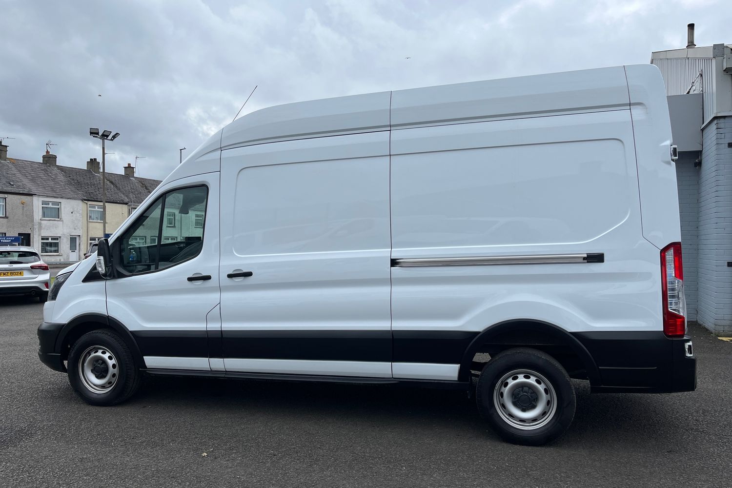 Ford TRANSIT Photo 16