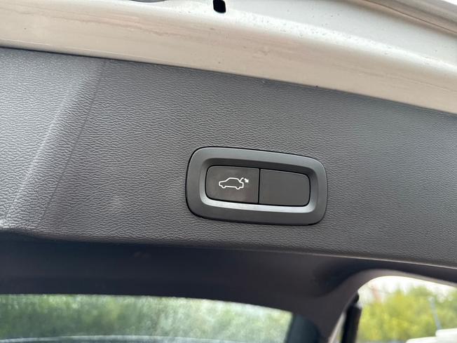 VOLVO Xc40 Photo 23