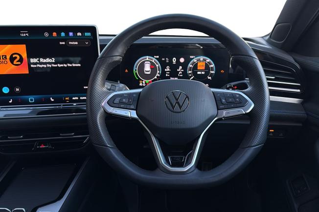 VOLKSWAGEN Passat Photo 11