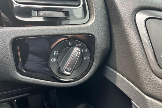 Volkswagen Golf Photo autoimg-31c82d99feb4a0a2c773802567dfa2161c8af855.jpg
