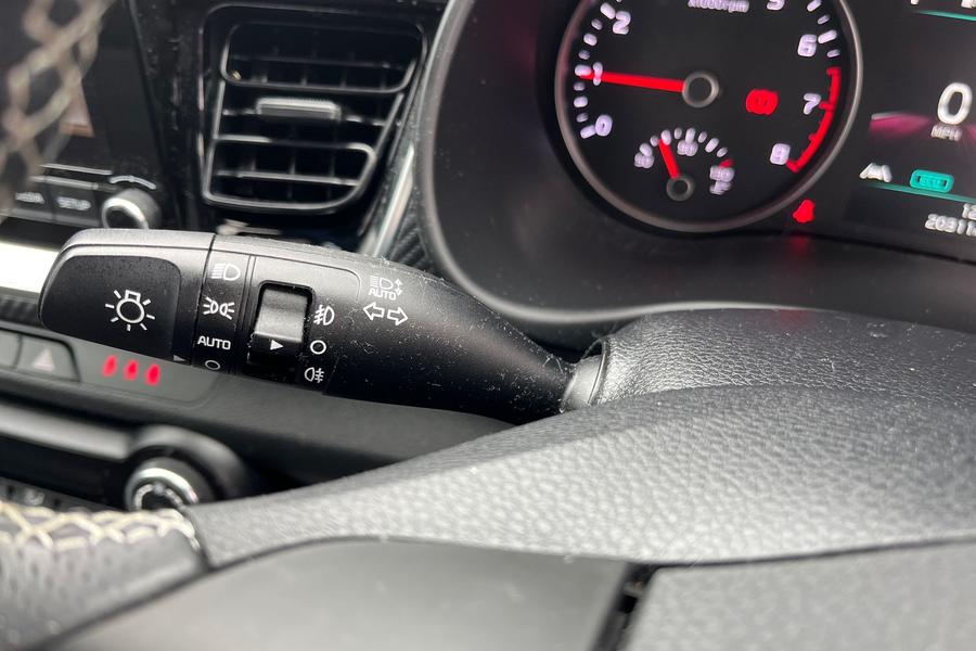 Kia STONIC Photo autoimg-31c894ccba378b5c74ccb149d557f27f906d43f2.jpg