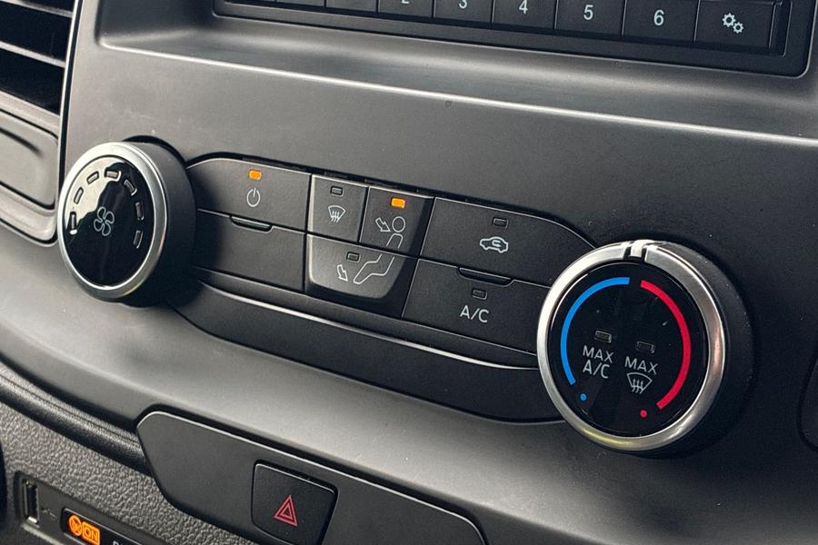 Ford Transit Custom Photo autoimg-31c957d960352a3d370fe060a648a74ee302c6df.jpg
