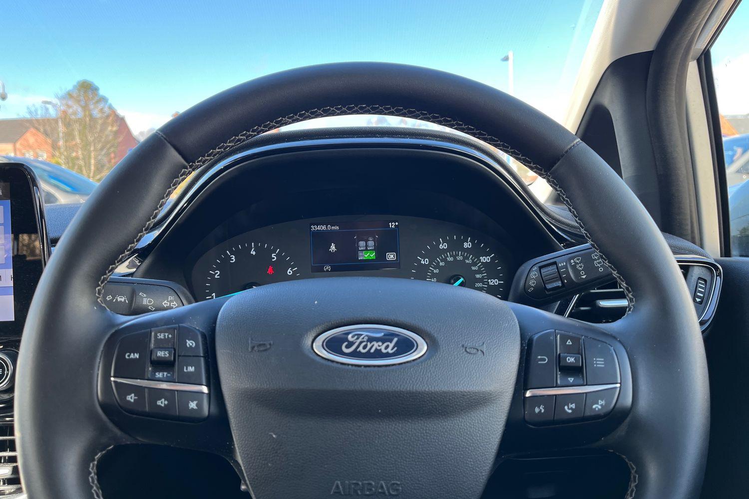 Ford FIESTA Photo 11