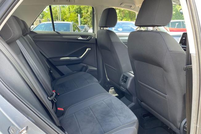 VOLKSWAGEN T-Roc Photo 31