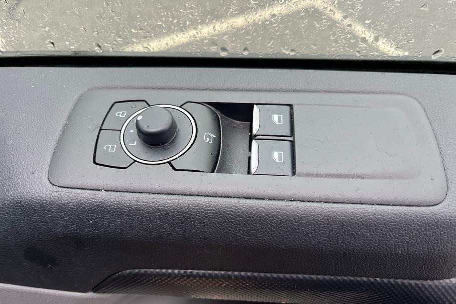 Used Ford TRANSIT CUSTOM WV75YPO 24