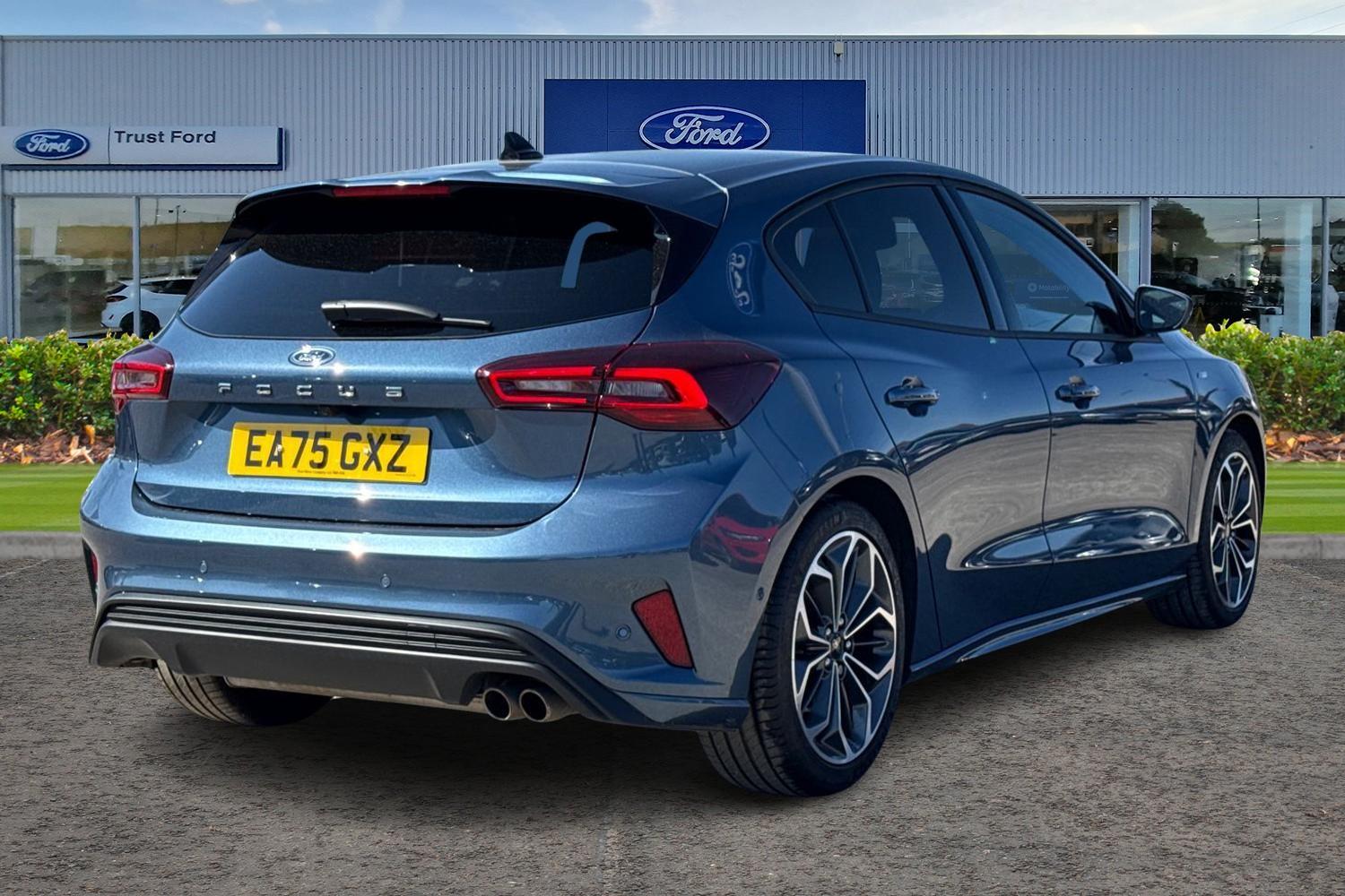 Ford FOCUS Photo 3
