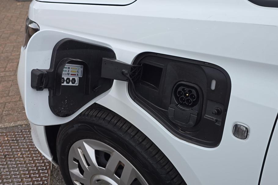 Used Ford TRANSIT CONNECT 16