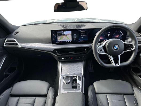 BMW 3 Series Photo autoimg-31d655cfd5b844e98406cf70c23f71c9ecfd581a.jpg