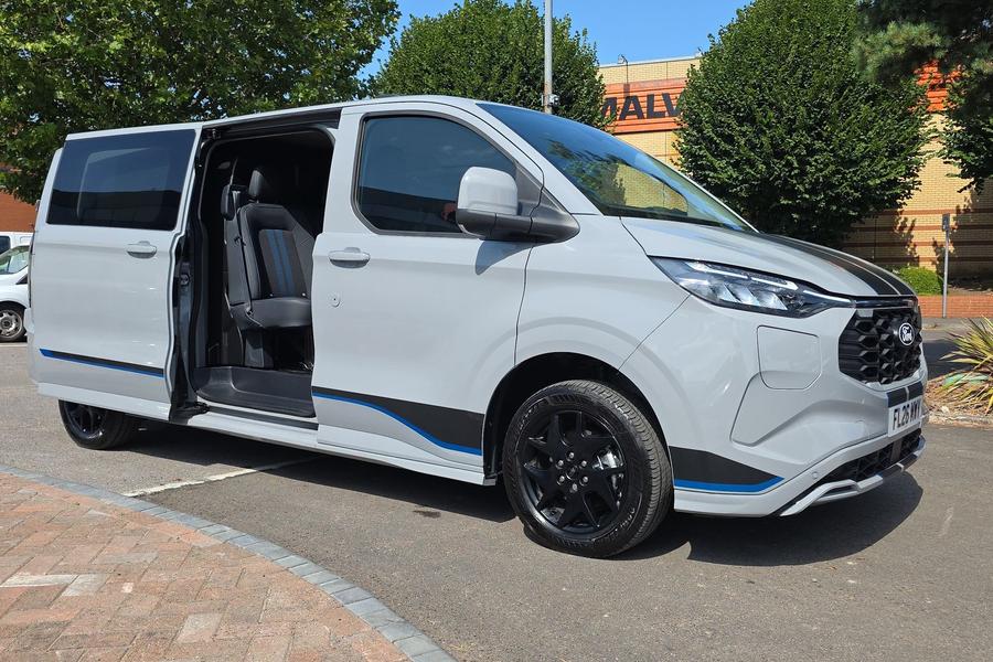 Ford TRANSIT CUSTOM Photo autoimg-31d9ddf61f15d520d8ecb7c840f2b9a375f0a5c4.jpg