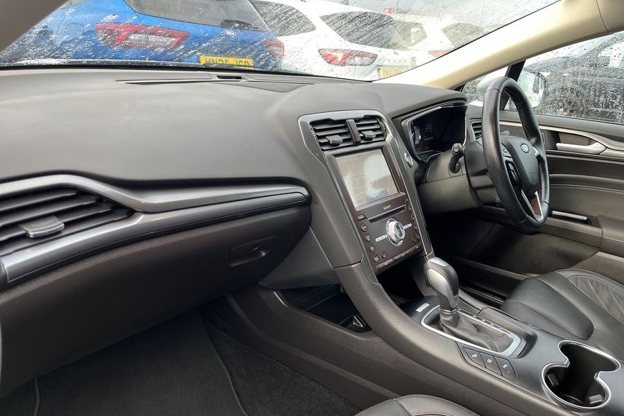 Ford MONDEO Photo autoimg-31d9fb111aa13b148cf3f57d9df49fb8a84a2aae.jpg