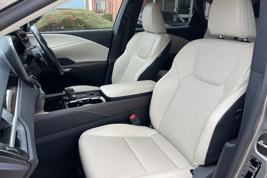 Lexus RX Photo autoimg-31da6a6da3b407be7c906f1f09a03d702b87c4f8.jpg
